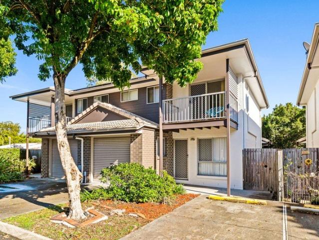 Low Maintenance Townhouse Living in a Convenient Location