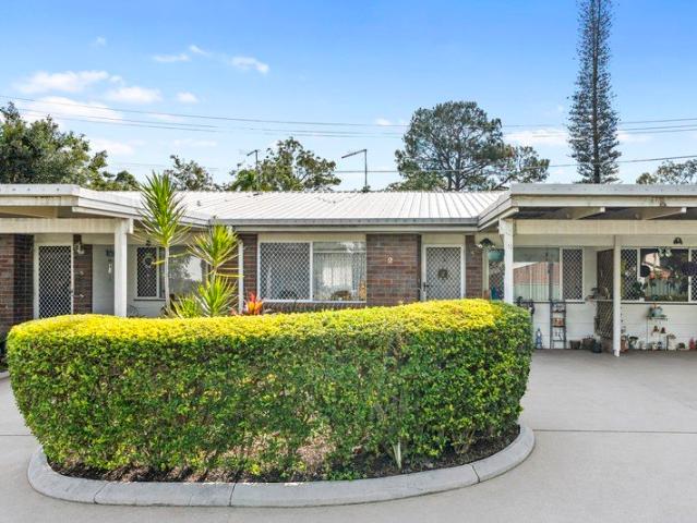 LOW MAINTENANCE TOWNHOUSE