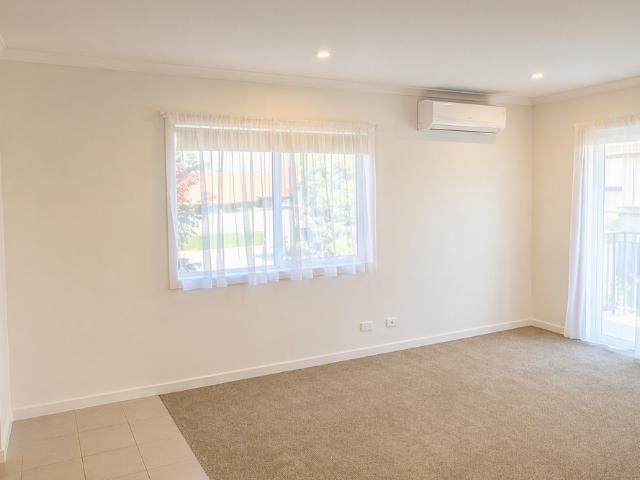 LOW MAINTENANCE TOWNHOUSE