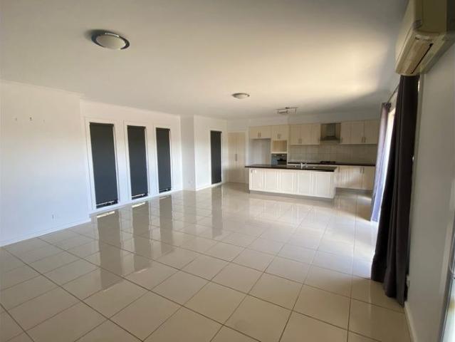 Low Maintenance Townhouse!