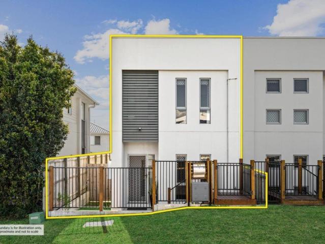 Low Maintenance Terrace Home Living With Solar and Modern Amenities
