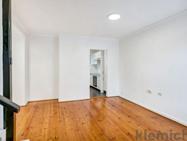 Low Maintenance Two Bedroom Townhouse in Prime Inner South Location