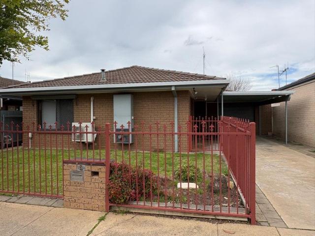 Low Maintenance Two Bedroom Unit in Convenient Location