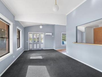 LOW MAINTENANCE TWO BEDROOM UNIT IN GOLDEN SQUARE