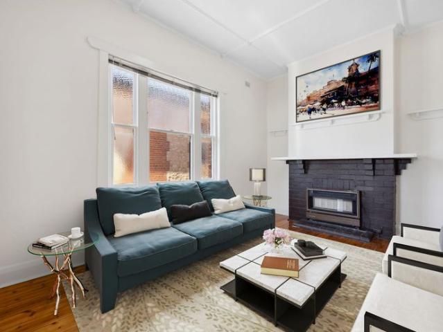 Low Maintenance Two Bedroom Unit in Prime Location!