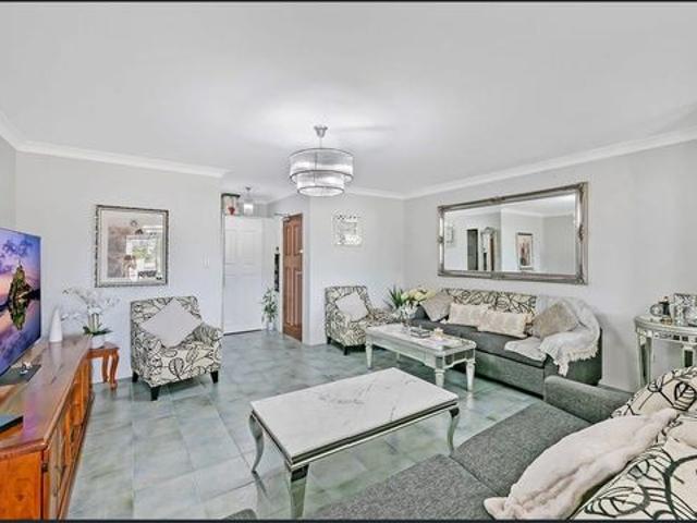 Low Maintenance Two Bedroom Unit in Prime Location!