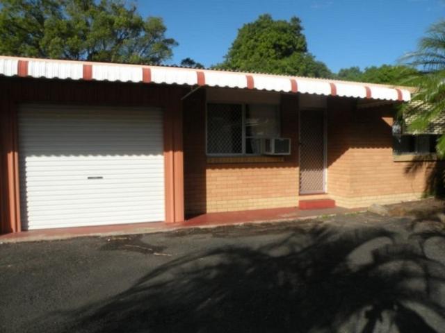 LOW MAINTENANCE UNIT WITH PRIVATE GARAGE IN CENTRAL MILLBANK