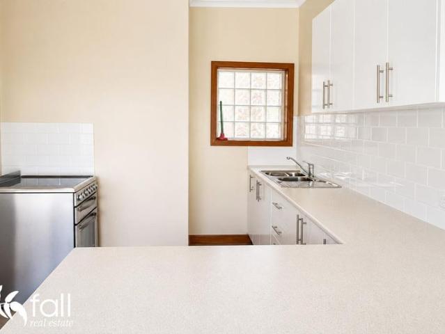 Low Maintenance Unit in the Heart of Lenah Valley