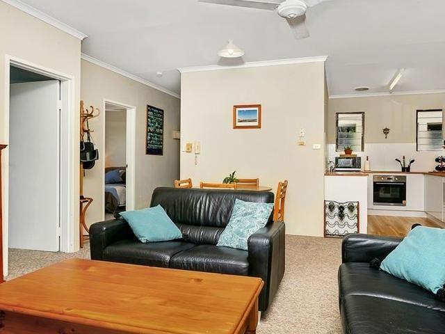 Low Maintenance Unit in the Heart of the City Upstairs Unit UNFURNISHED Break lease