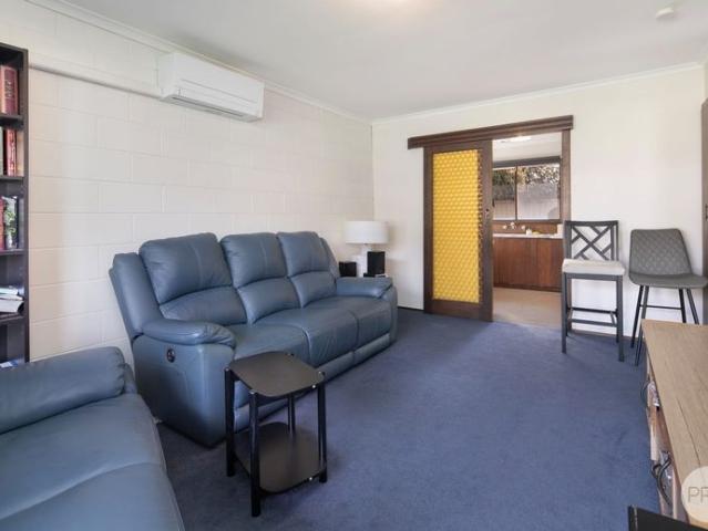 LOW MAINTENANCE UNIT IN WENDOUREE