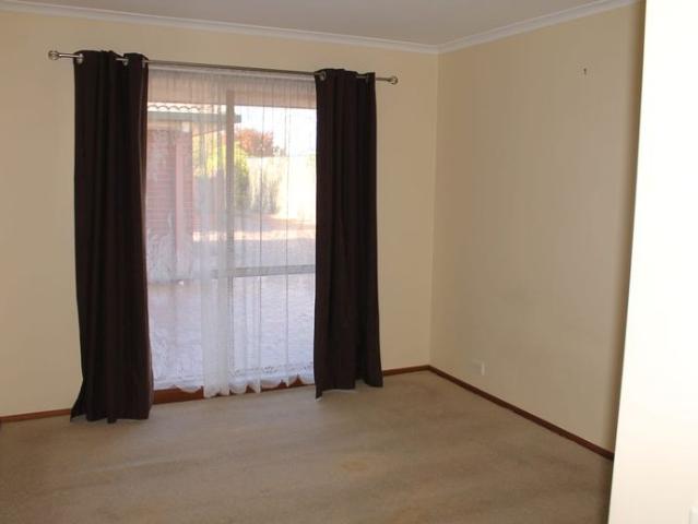 LOW MAINTENANCE UNIT IN A CENTRAL LOCATION!