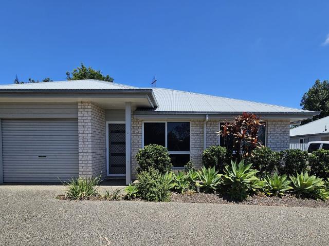 Low Maintenance Unit in Convenient Svensson Heights Location