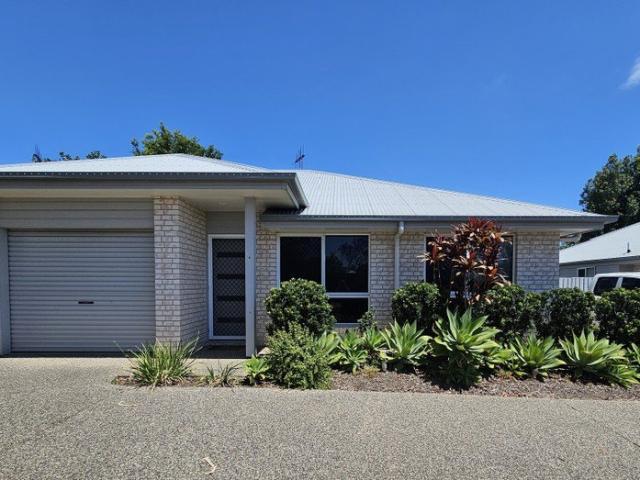 Low Maintenance Unit in Convenient Svensson Heights Location