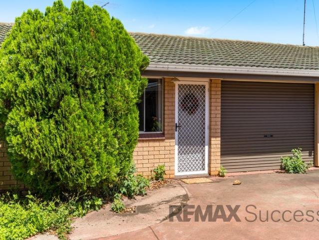 Low Maintenance Unit in Handy Newtown Location