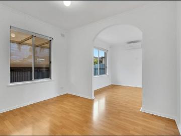 Low Maintenance Unit in Prime Location