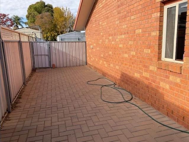 Low Maintenance Unit in Prime Location