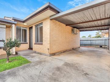 Low Maintenance Unit in Prime Location