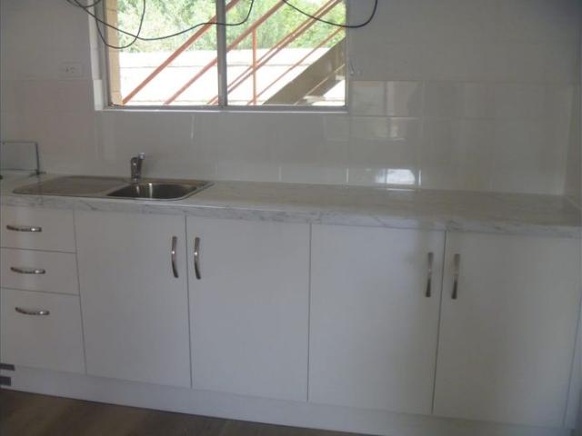 Low Maintenance Unit Minutes To Town Centre!