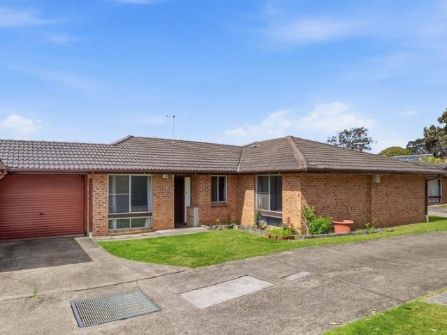 Low Maintenance Villa Living in a Convenient Location!