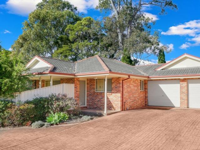 Low Maintenance Villa Near The Upcoming Metro