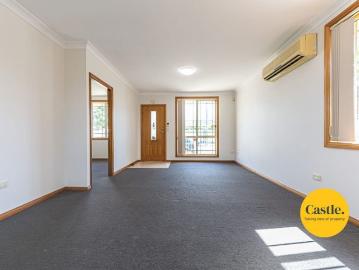 Low Maintenance Villa Walk to Shops!