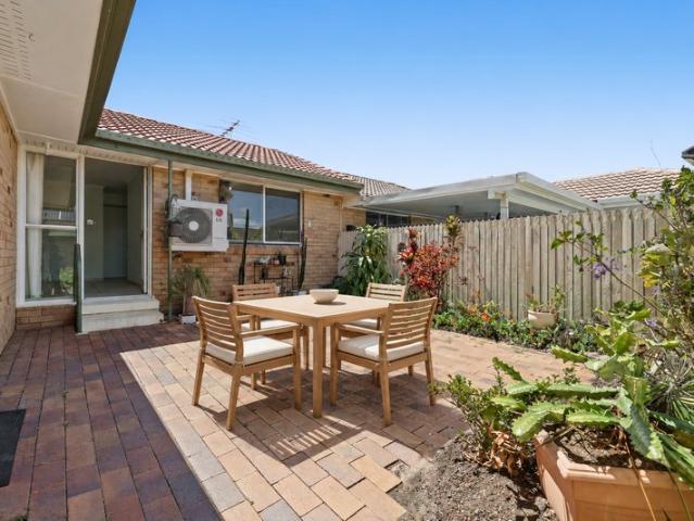 Low Maintenance Villa with Versatile Extra Living Space