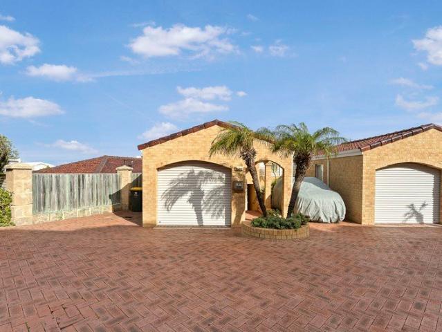 Low Maintenance Villa with Beautiful Mindarie Marina View!