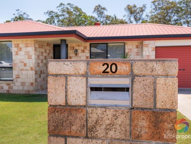 LOOK NO FURTHER 3 BED, 2 BATH, 5 VEHICLE PARKING