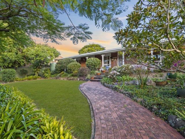Low Set Brick in Mansfield SHS Catchment