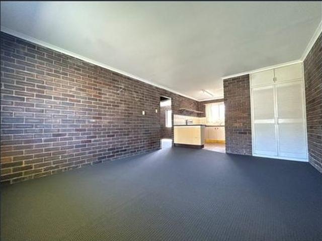 Low set Brick Unit