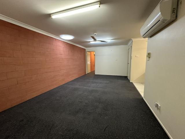 Low set & Convenient 3 Bedroom Unit!