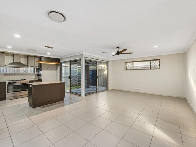LOW SET LIVING! Rent to increase to $770 two months after lease start date
