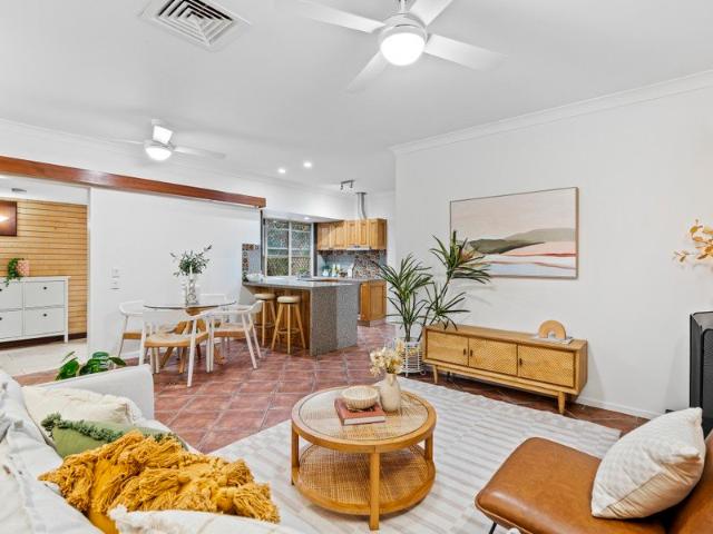 Low Set Tuscan Townhouse In The Heart Of Moorooka!
