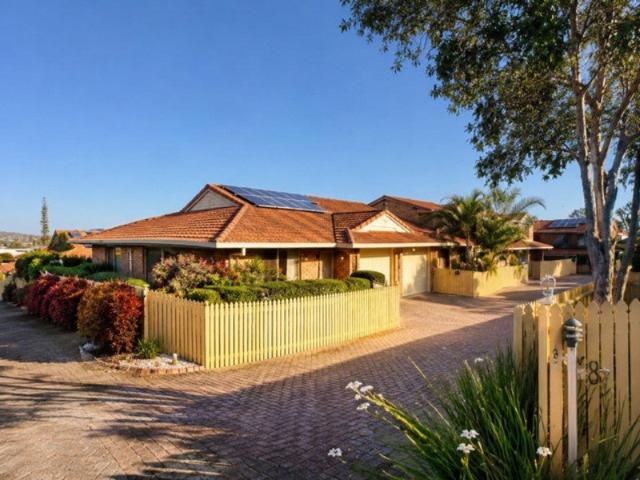 LOW SET VILLA & RENOVATED VERY NEAT & TIDY