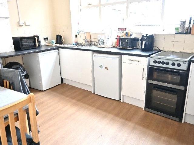 Low Street, Keighley BD21, 1 bed flat to rent, £500 pcm | PrimeLocation