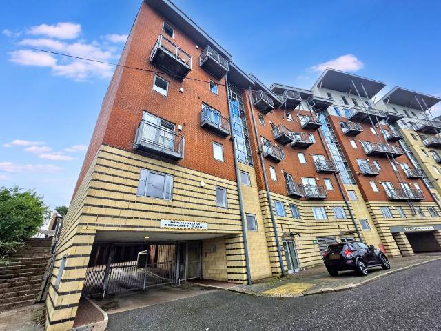Low Street, Sunderland SR1, 3 bed flat to rent, £750 pcm | PrimeLocation
