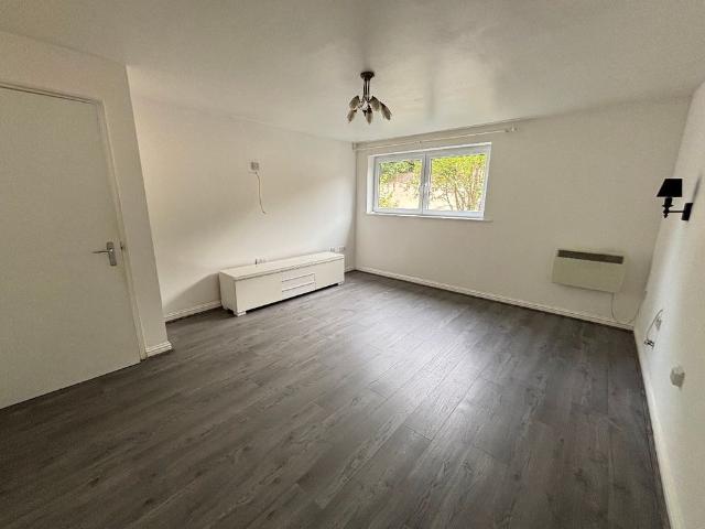 Lowbridge Court, Garston, L19