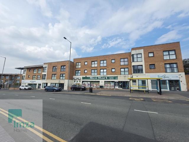 Lowbridge Court, Garston, Liverpool. 2 bed flat to rent £850 pcm £196 pw