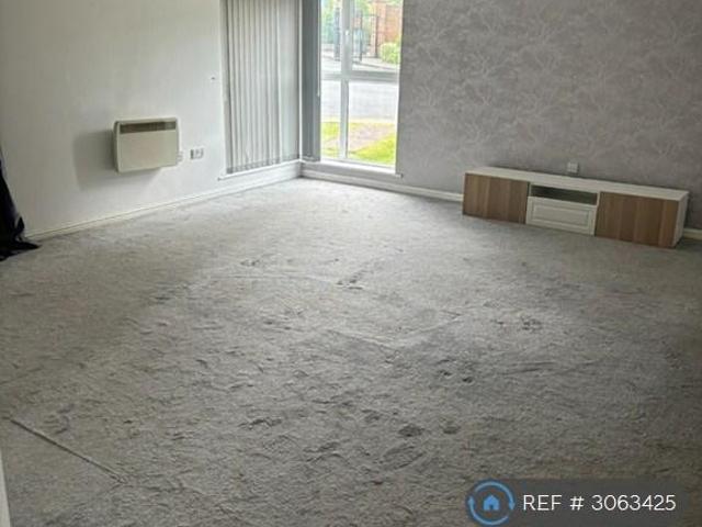 Lowbridge Court, Garston, Liverpool, L19 1 bed flat to rent £795 pcm £183 pw