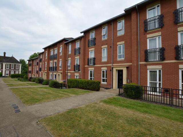 Lowbridge Walk, Bilston WV14 2 bed flat to rent £950 pcm £219 pw