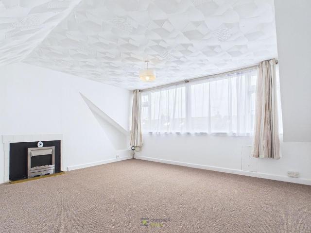 Lowcay Road, Southsea, PO5 2 bed flat to rent £995 pcm £230 pw
