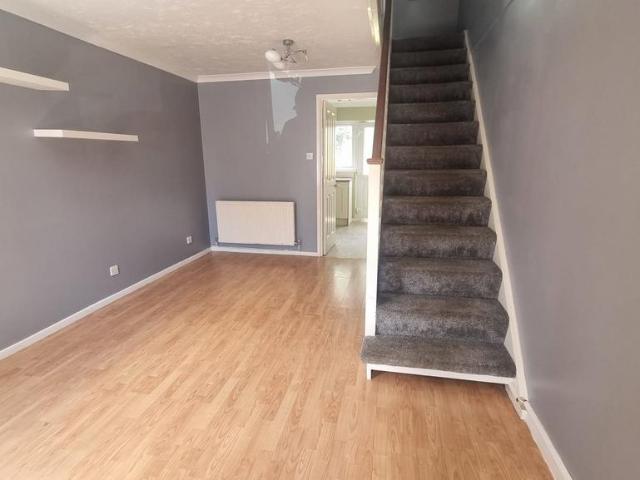 Lowdell Close, Yiewsley, West. 2 bed terraced house to rent £1,875 pcm £433 pw