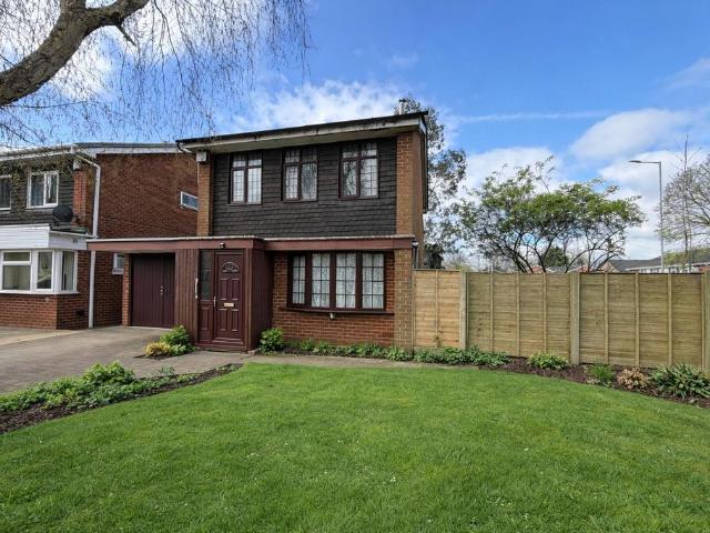 Lowe Street, Wolverhampton 3 bed detached house to rent £1,100 pcm £254 pw