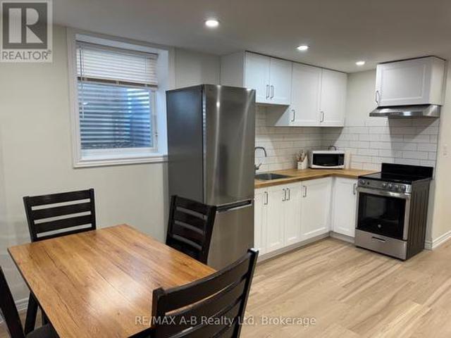 Lowe Unit 1522 Caen Avenue, Woodstock North, ON, N4T 0J8 house for lease | Listing ID X13600 | Royal LePage