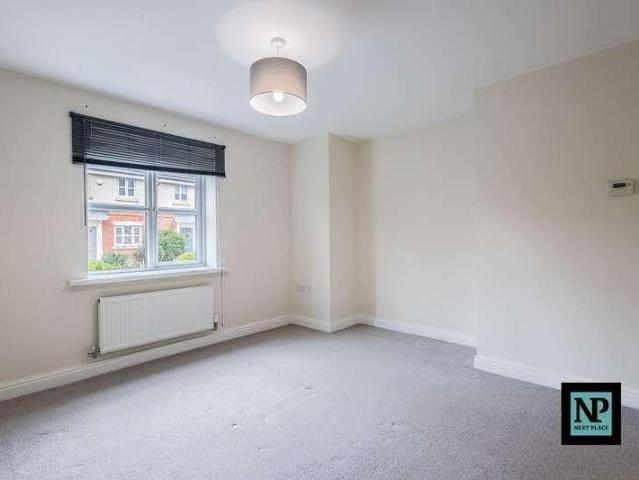 Lowes Drive, Katrine Court, B77