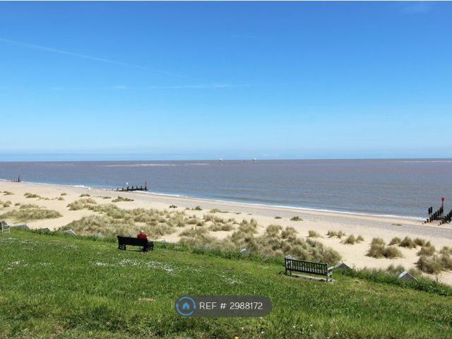 Lowestoft, Lowestoft NR33, 1 bed flat to rent, £800 pcm | PrimeLocation