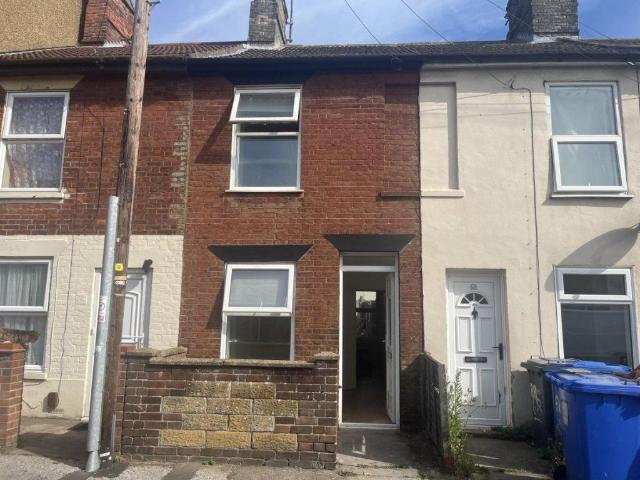 Lowestoft, North Lowestoft 3 bed terraced house to rent £750 pcm £173 pw