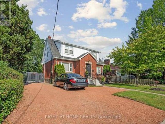 Lower 105 Glenridge Avenue, St. Catharines, ON, L2R 4X5 house for lease | Listing ID X13833 | Royal LePage
