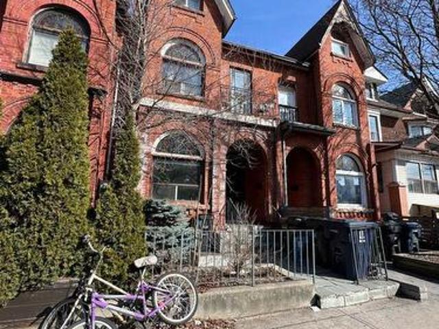 Lower 261 Ossington Avenue, Toronto, ON, M6J 3A1 house for lease | Listing ID C13715 | Royal LePage