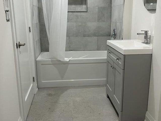 Lower Unit 95 Burrwood Drive, Hamilton